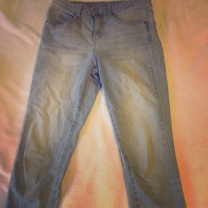 Light wash skinny jeans